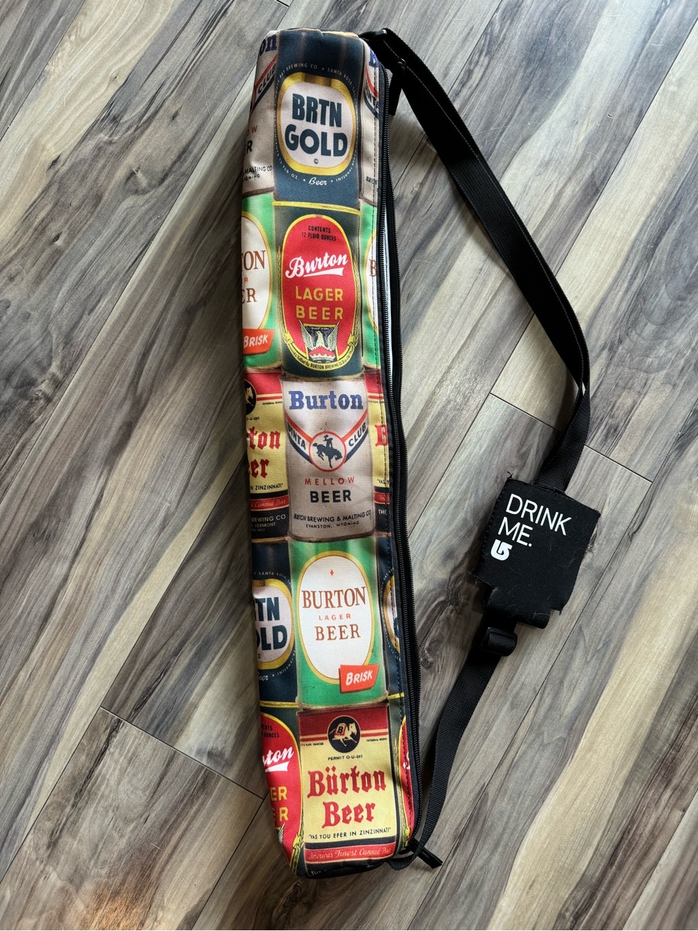 Burton Beeracuda Can Cooler Carrier with Black Strap